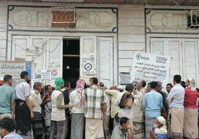 السيولة تحرم مُستفيدي الحوالات بلحج من مستحقاتهم