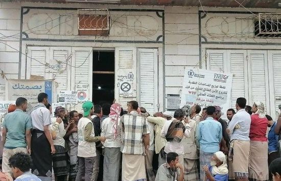 السيولة تحرم مُستفيدي الحوالات بلحج من مستحقاتهم