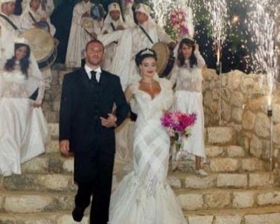سيرين عبد النور تحتفل بعيد زواجها الـ 13 (صور)