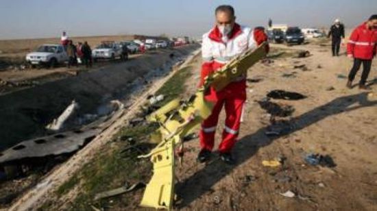  محامي أسر ضحايا الطائرة الأوكرانية: إيران تماطل في تسليم الصندوقين الأسودين