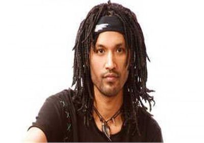 وفاة والدة المطرب المصري شاندو