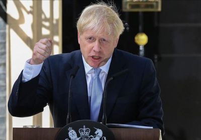 لإحياء الاقتصاد.. جونسون يعتزم دعوة الموظفين للعودة إلى مكاتبهم