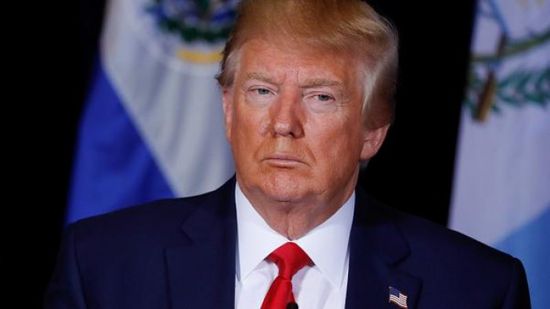 ترامب يصدر عفوًا خاصًا بحق روجر ستون