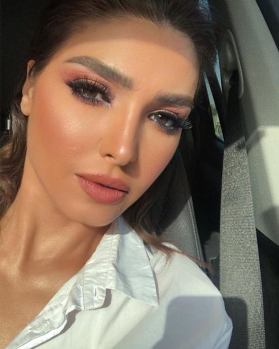 روجينا تخطف الأنظار في جلسة تصوير جديدة (صور)