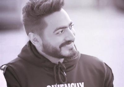 تامر حسني يعلن استئناف تصوير فيلم "مش أنا"