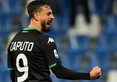 كابوتو يساند زميله راسبادوري بعد تسجيل أول هدف له في الدوري الإيطالي