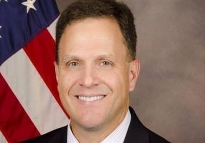 مسؤول أمريكي: إيران تريد إطالة أمد الحرب باليمن