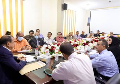 تحركات بالجنوب لإنهاء أزمات الرواتب والكهرباء والمياه