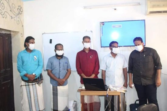 دورة سلامة مهنية لعمال الصرف الصحي بالشحر