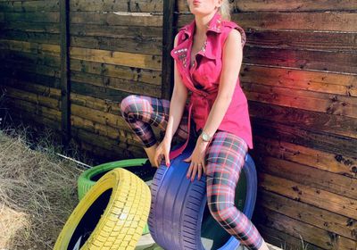 دومينيك حوراني أنيقة بإطلالة كاجوال في أحدث جلسة تصوير