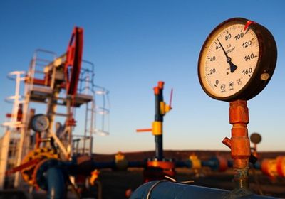 النفط يشهد انخفاضًا مع ترقب لقرارات اجتماع "أوبك+"
