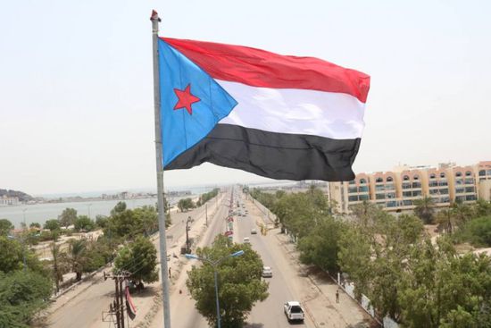 علم الجنوب يزين سواري التواهي وخورمكسر