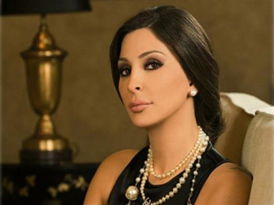 إليسا تشوق الجمهور لألبومها الجديد