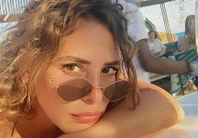 إيمان العاصي تستمتع بعطلتها الصيفية بعد تعافيها من كورونا