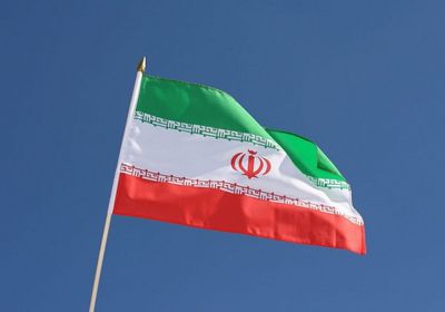 صحفي مُهاجمًا نظام إيران: يعرضون عضلاتهم على المساكين فقط