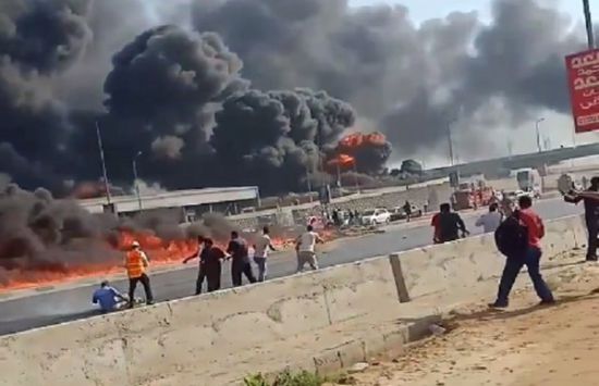  مصر: ارتفاع إصابات حريق طريق القاهرة الإسماعيلية الصحراوي إلى ١٧ إصابة