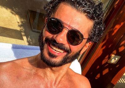 خالد النبوي يشارك جمهوره صور عطلته الصيفية