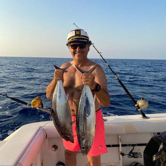 راغب علامة يستعرض مهاراته في الصيد (فيديو)