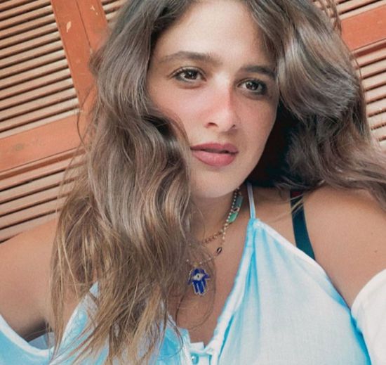 ياسمين عبد العزيز تخطف الأنظار في أحدث جلسة تصوير (صور)