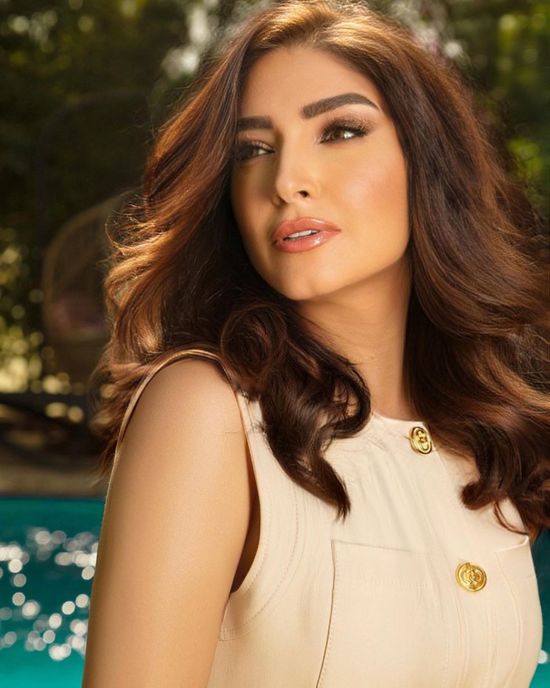 روجينا بسيطة في أحدث جلسة تصوير (صور)