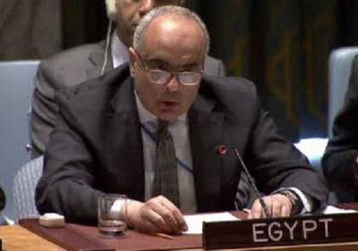 مندوب مصر بالأمم المتحدة يستنكر تهريب السلاح للحوثيين