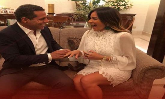 أمينة خليل تحتفل بخطبتها في أجواء عائلية