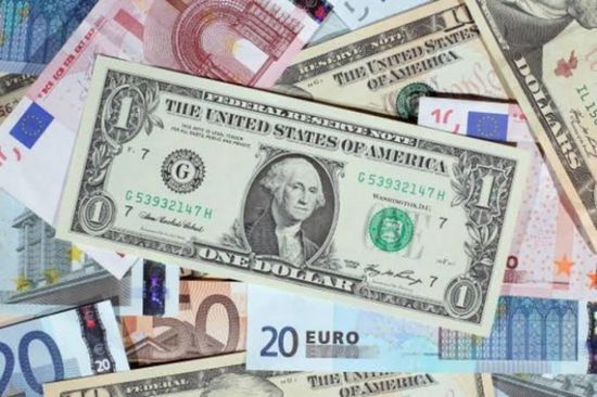  الدولار يصعد مقابل العملات المنافسة مع ترقب الأسواق لاجتماع المركزي الأوروبي