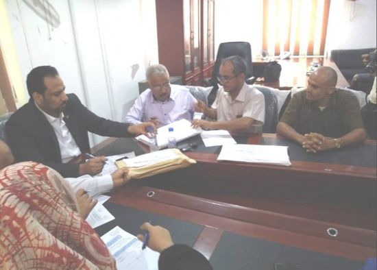 2.3 مليار ريال لصيانة الطرق في ردفان وحبيل جبر وطور الباحة