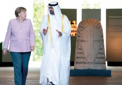 بن زايد يبحث هاتفيًا مع ميركل سبل تعزيز الشراكة بين الإمارات وألمانيا