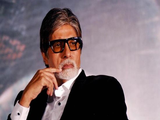 من داخل المستشفى.. أميتاب باتشان يوجه رسالة شكر لجمهوره