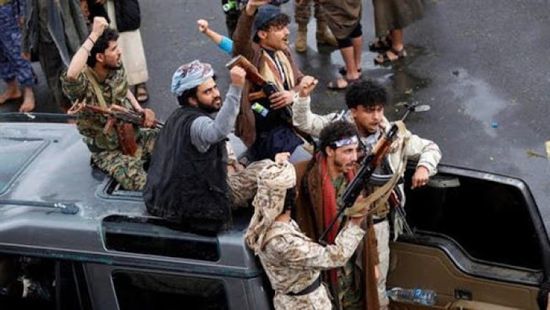 "الخليج": مليشيا الحوثي تتجاهل نداءات السلام لاستثمار الحرب