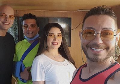 بالصور.. عبير صبري تحتفل بانتهاء تصوير "زنزانة 7"