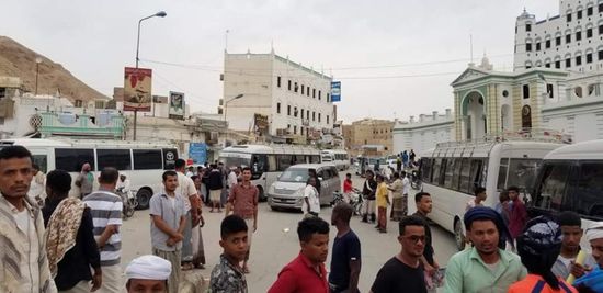 أبناء سيئون يزحفون إلى المكلا للمشاركة بالمليونية (صور)