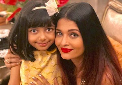 نقل النجمة آيشواريا راي وابنتها لمستشفى مومباي بعد تدهور حالتهما الصحية