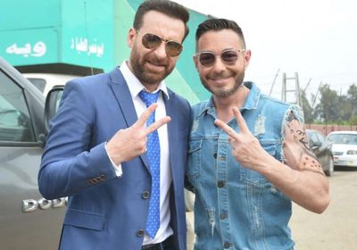 أحمد زاهر ينشر صور جديدة من كواليس "زنزانة 7"