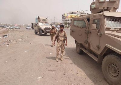 قوات الأمن تُعزز من انتشارها بالعاصمة عدن (صور)