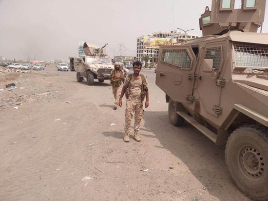 قوات الأمن تُعزز من انتشارها بالعاصمة عدن (صور)
