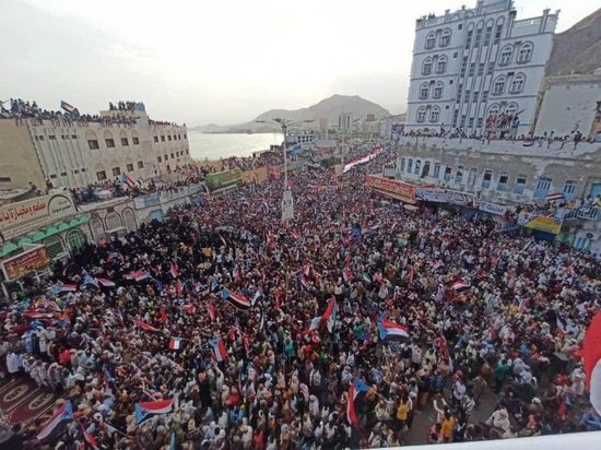 شاهد.. انطلاق فعاليات مليونية الانتقالي يمثلنا بالمكلا