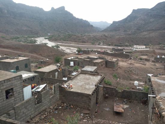 وسط تفاؤل المزارعين.. سقوط أمطار غزيرة على مسيمير لحج