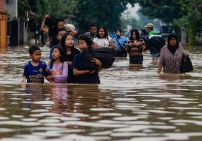إندونيسيا: ارتفاع عدد ضحايا الفيضانات إلى 36 قتيلًا