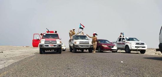 أهالي ذي ناخب بيافع يسيرون قافلة لجبهة أبين (صور)