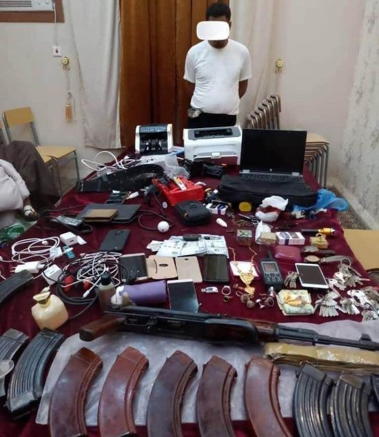 ضبط لص ارتكب 12 عملية سرقة بالمهرة خلال 6 شهور