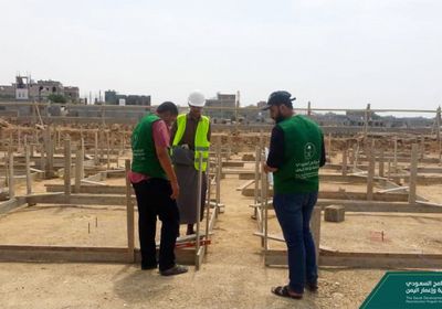 البرنامج السعودي يؤسس مدرسة في المكلا