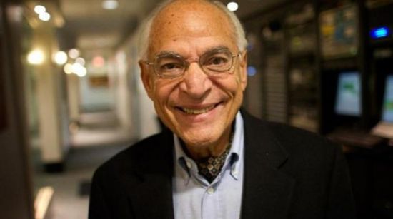 فاروق الباز: إطلاق مسبار الأمل في موعده وكما خُطط له أسعدني