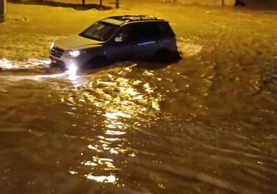 أمطار غزيرة تعيق الحركة في سيئون