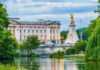 القصور التاريخية في لندن تلجأ لتسريح أفراد الحرس الملكي بسبب ركود السياحة