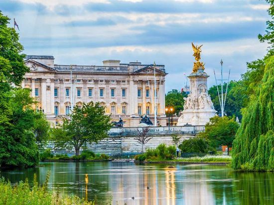 القصور التاريخية في لندن تلجأ لتسريح أفراد الحرس الملكي بسبب ركود السياحة