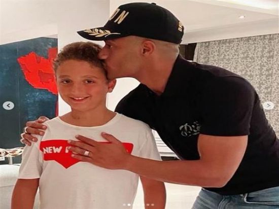 محمد رمضان بصحبة نجل أمير كرارة في أحدث ظهور له