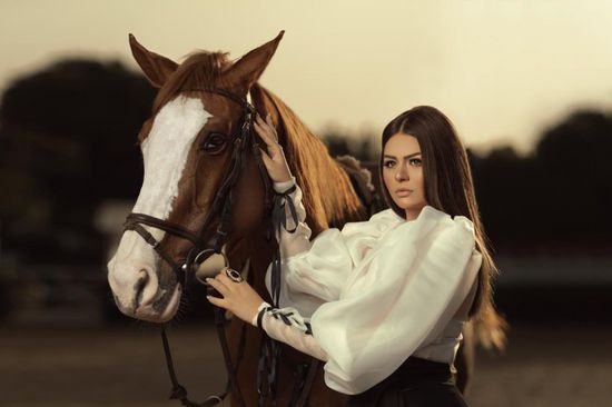 هنادي مهنا أنيقة في جلسة تصوير جديدة (صور)