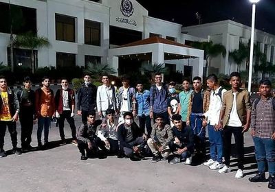 خليفة الإنسانية تُعيد 80 مبتعثًا إلى سقطرى لقضاء العيد